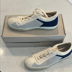 VG Rothy's Knit Lace-Up Sneaker in Cream & Navy (sz 8.5)
